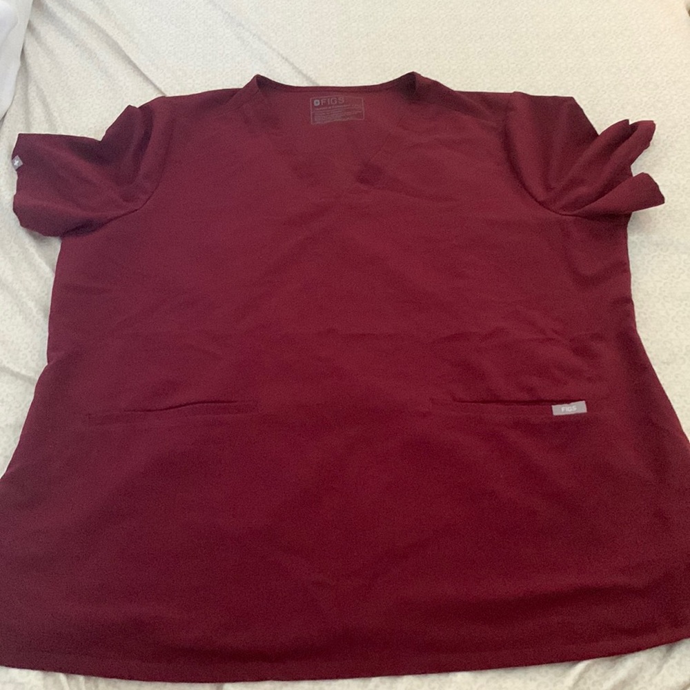 Figs 3 pocket scrub top